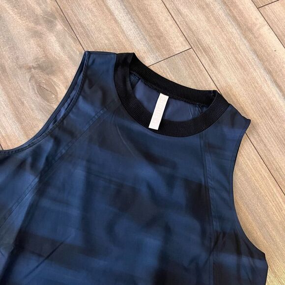 Athleta Blue Pattern Athletic Workout Tank Too Women Medium‎ - Picture 2 of 4